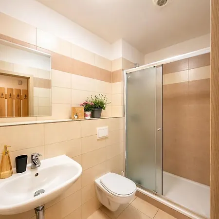 וילה Luxury With Glass Veranda & Garden *